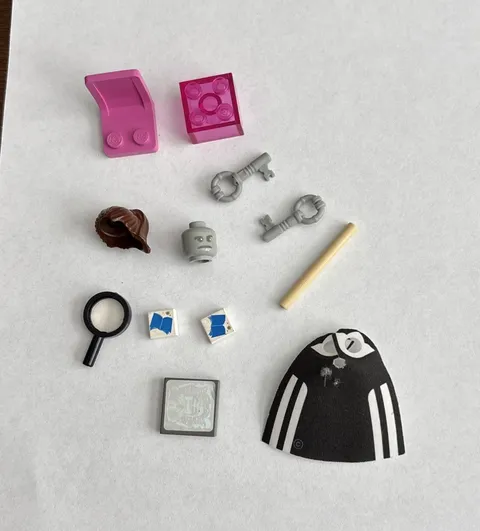 LEGO Harry Potter Parts - Minifig Striped Cape Keys (2) Scary Head Wand Mirror