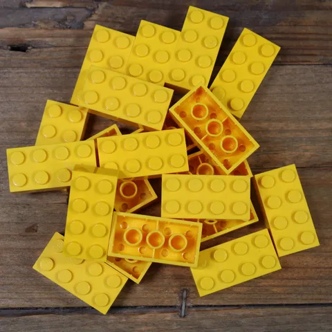 LEGO 3001 Yellow Brick 2 x 4 Qty 20 Used Wash and Sanitized