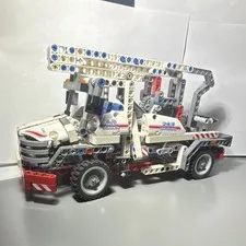 LEGO Technic 8071 Bucket Truck COMPLETE NO BOX