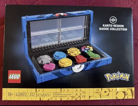 LEGO Pokémon 40892 KANTO Region BADGE Collection BRAND NEW In Hand NEW IN BOX