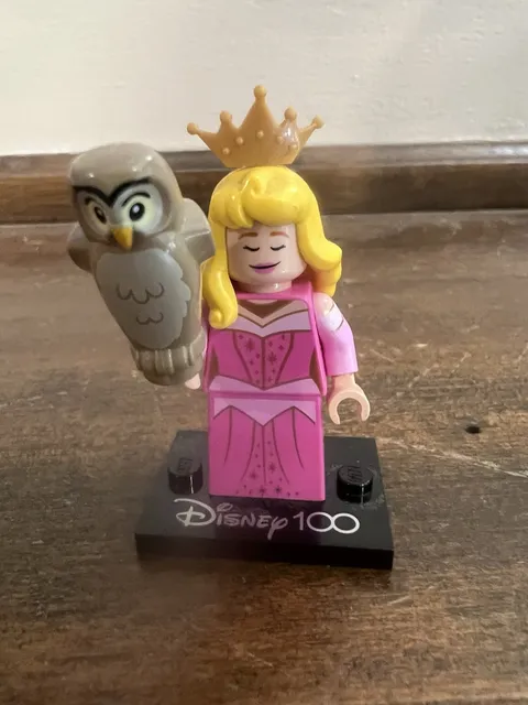LEGO DISNEY 100 SERIES Minifigure Princess Aurora Sleeping Beauty