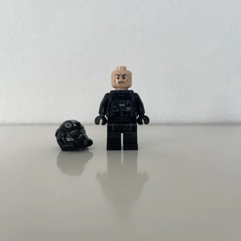 LEGO® TIE Fighter Pilot Minifigure - Imperial TIE Fighter 