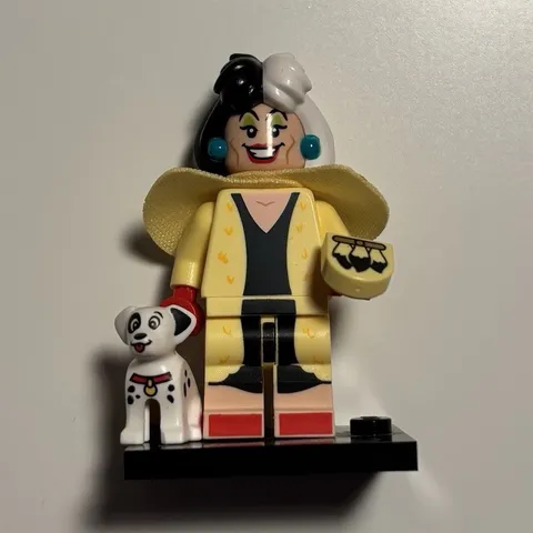 LEGO Minifigures Disney 100 Cruella de Vil w/ Dalmatian Minifigure 71038
