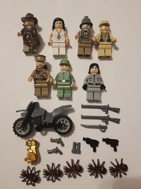 Lego Indiana Jones Minifigure Lot Of 7 Plus Accessories 