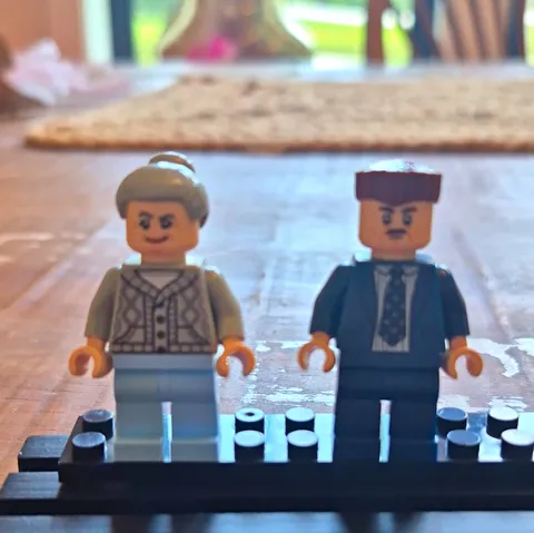 Brand new Lego 76321 J Johah and Aunt May lego Minifigures