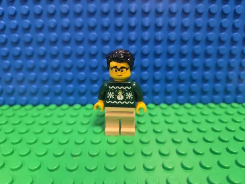 Lego Man Minifigure Green Holiday Sweater Town City cty1931 60475 CMF Lot Rare