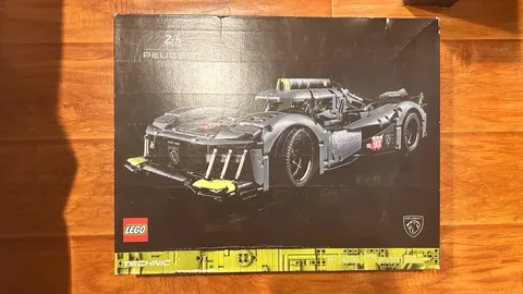 LEGO Technic 42156 Peugeot 9X8 24H Le Mans Hybrid Hypercar 1775pcs 18+
