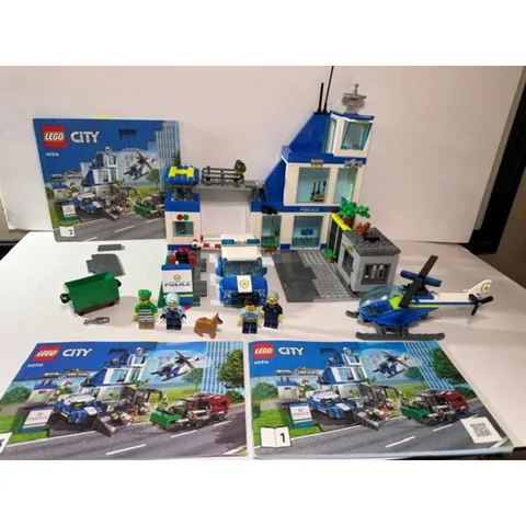 Lego City Police Station #60316 partial set - read full description
