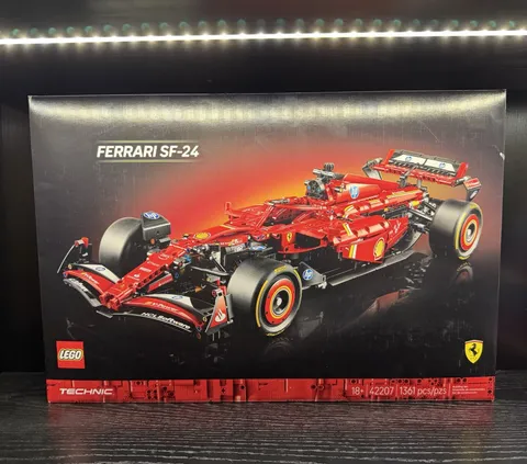 LEGO TECHNIC: Ferrari SF-24 F1 Car (42207) Sealed Set
