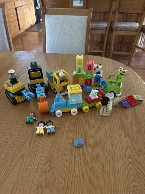 Large Duplo Lot Construction Train And  Bee Keeper Blocks People