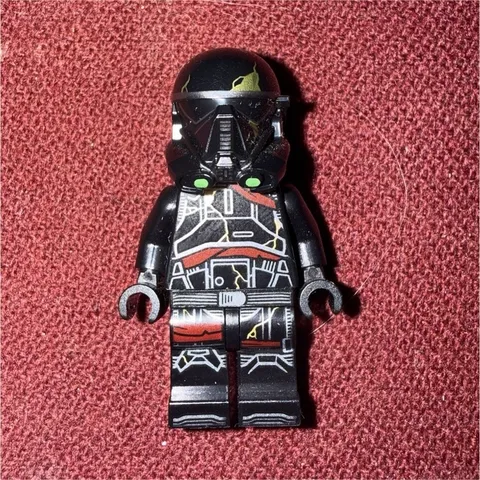 LEGO Star Wars Black Armored Minifigure w/ Helmet Printed Torso & Legs Age 5+
