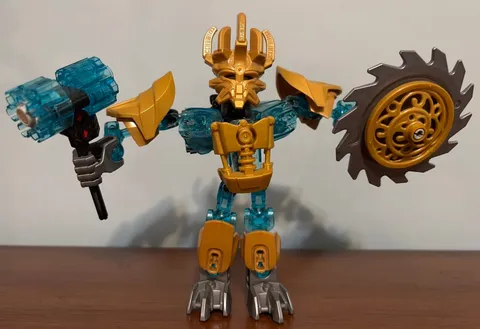 LEGO Bionicle Ekimu Mask Maker 70795 Gold Mask of Creation 20477 Hammer Shield
