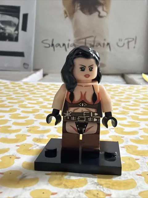 BLACK STRING BIKINI BONDAGE MISTRESS SULTRY LONG HAIR LEGO MINIFIG alektra blue