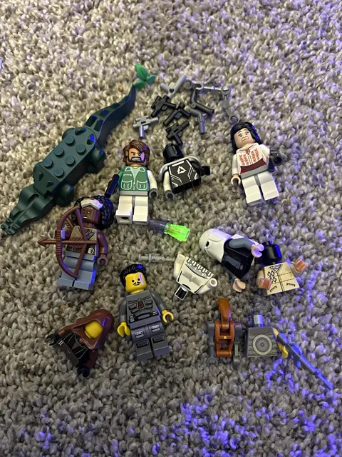 LEGO Minifigure Lot w/ Accessories & Parts - Assorted Figures, Weapons, Gear