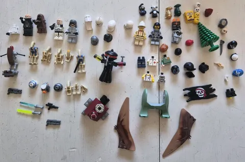 Lego Minifigure & Accessories Lot! Star Wars & More! No Cracks! Look!