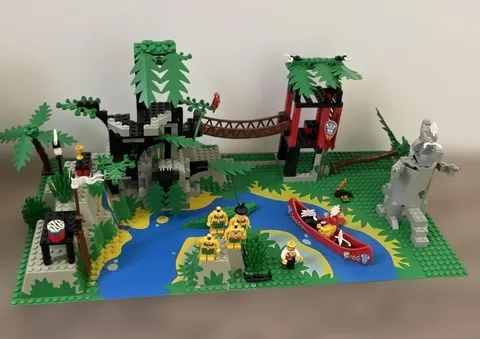 LEGO Island Series Jungle Set Islanders Minifigure