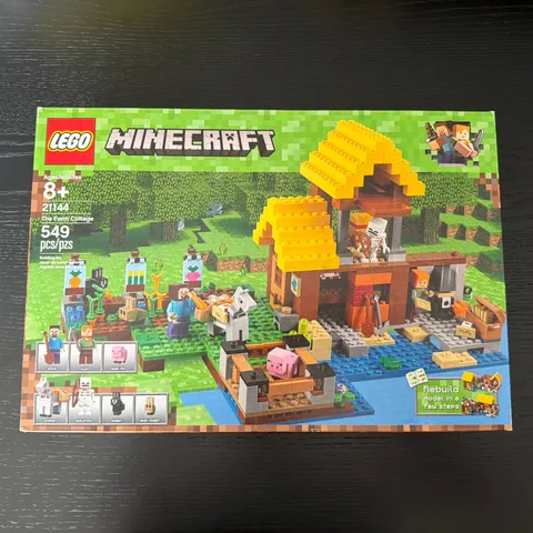 21144 LEGO Minecraft: The Farm Cottage (2018), New and Sealed.
