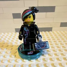 LEGO wyldstyle Minifigure dim031 w/ accessory and toy tag