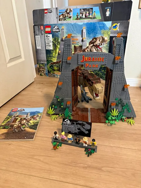 LEGO Jurassic Park T. rex Rampage 75936 Complete Set 3120 pcs