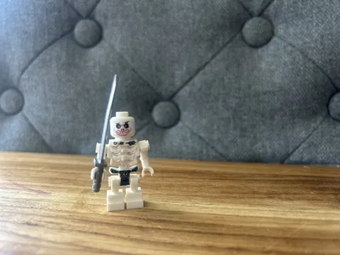 **Lego**Ninjago SKULKIN WARRIOR minifigure W Katana!