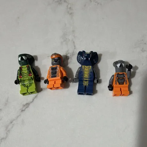 LEGO Minifigures lot of 4 assorted minifigure figures/parts plastic