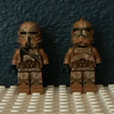 LEGO Minifigure Lot of 2 Brown/Tan Helmeted Trooper Soldier Figures