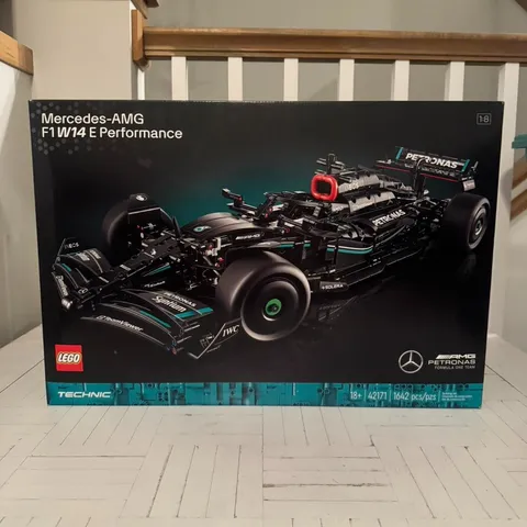 LEGO TECHNIC: Mercedes-AMG F1 W14 E Performance (42171)