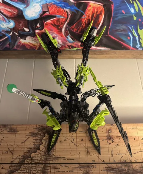 LEGO BIONICLE Tuma Figure Black & Green w/ Sword and Blaster - has minor damage