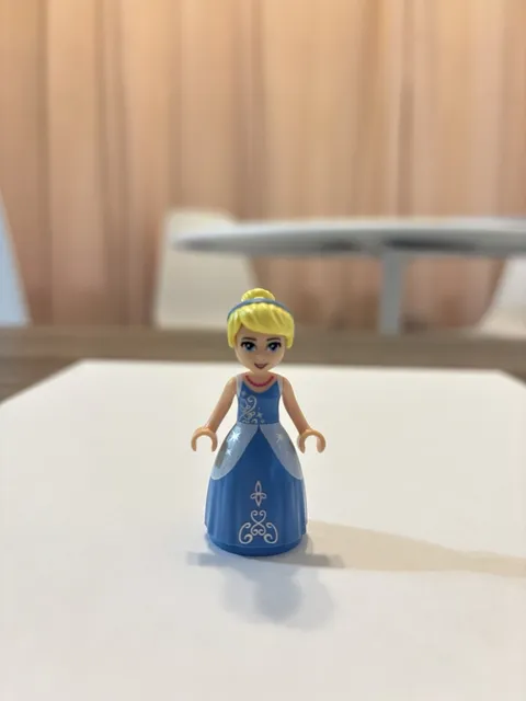 NEW! Genuine LEGO Disney Princess Cinderella LEGO Minifigure! FREE SHIPPING!