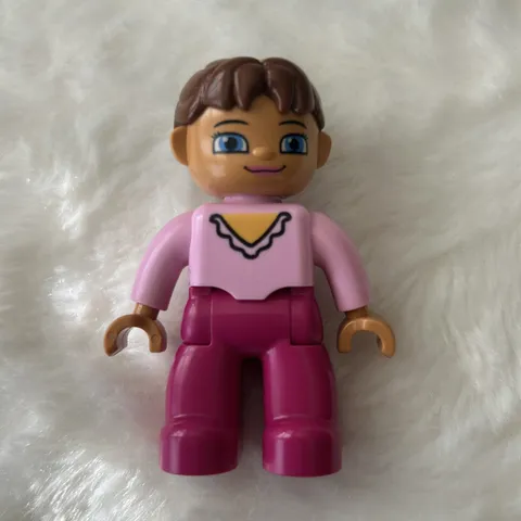 LEGO Duplo Figure Child Girl Brown Ponytail Blue Eyes Tan Skin