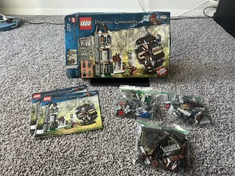 LEGO Pirates of the Caribbean 4183 The Mill Vintage - Incomplete Set