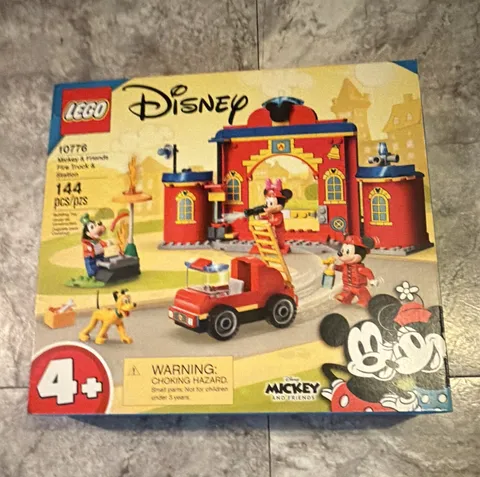 LEGO Disney Fire Truck & Station 10776 144 pcs Brick Separator 4+