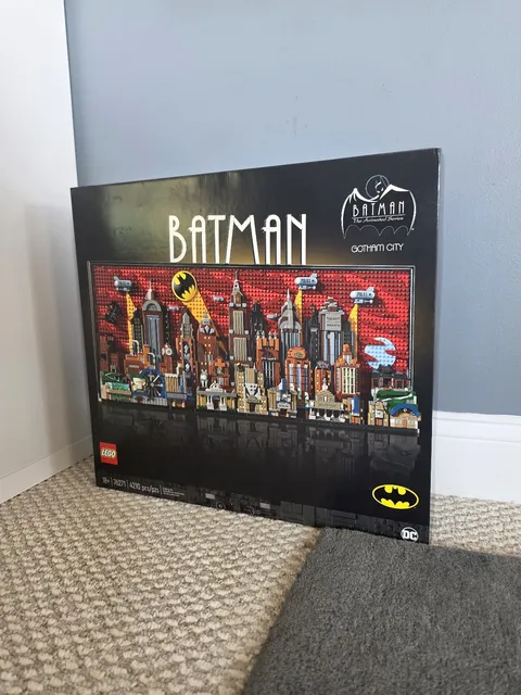 LEGO 76271 Batman: the Animated Series Gotham City BRAND NEW -NEAR MINT BOX!