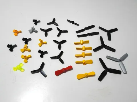 Lego Pictured lot of 28 assorted Propellers 28 PIECES