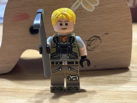 LEGO Fortnite Battalion Brawler Jonesy Minifigure 77073 Battle Bus