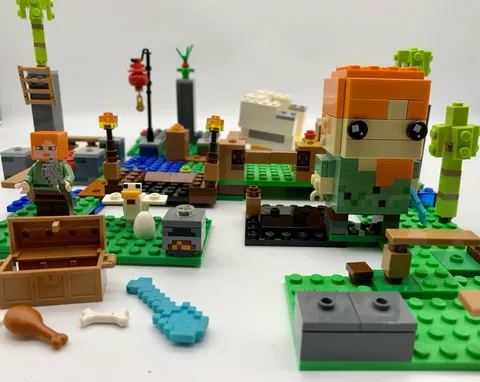 LEGO Lot with Brickheadz Alex 40624 Minecraft Minifig Chest Bird Egg Sword Bone