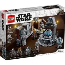 Used LEGO Star Wars: The Armorer's Mandalorian Forge (75319)
