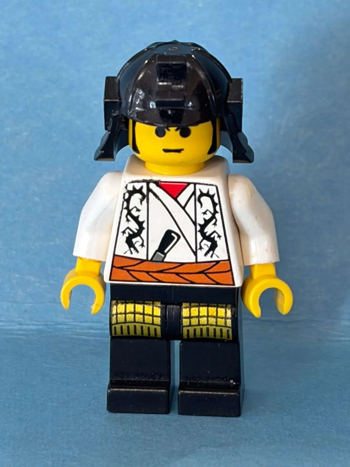 LEGO Castle Minifig cas206 - Ninja Shogun - Light Scratches/Crack On One Side