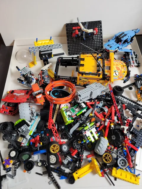 LEGO Technic Mixed Bulk Lot 5+ Lbs Genuine LEGO Parts Wheels Gears 