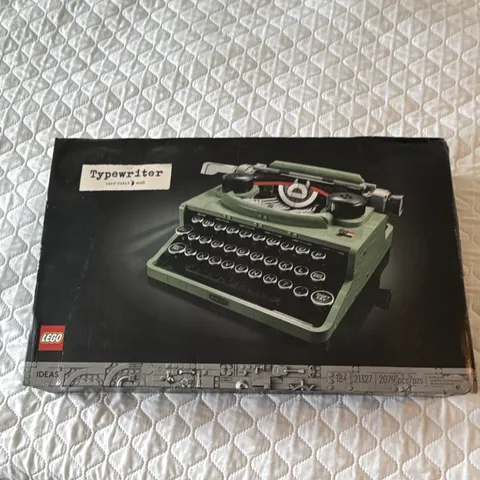 LEGO Ideas Typewriter 21327 Complete Set 2079 pcs Age 18+ 2022 Box