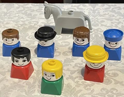 Vintage Lego Duplo Figures Older Style Bust Block Figure Animal 8 Pieces 1977