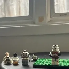 LEGO Star Wars Clone Trooper Minifigure w/ Helmet, Blasters & Extra Parts