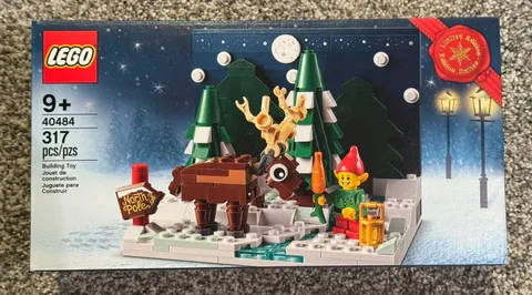 LEGO Santa's Front Yard Set 40484, 317 Pieces, Elf, Reindeer, Boxed