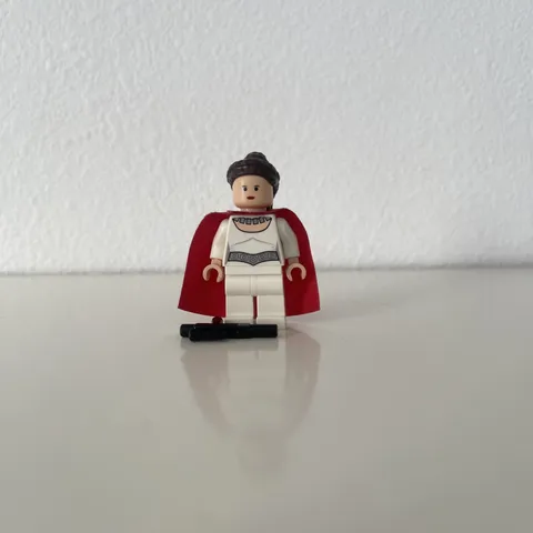 LEGO Star Wars Princess Leia (Celebration Outfit) Minifigure from 9495, sw0371
