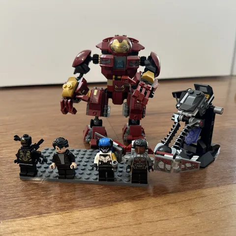 LEGO SUPER HEROES, AVENGERS, HULKBUSTER SMASH-UP SET NO. 76104 Great Condition