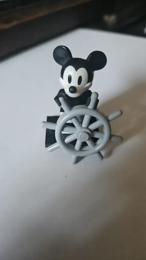 Lego Mickey Mouse Minifigure Steamboat Willie  Disney