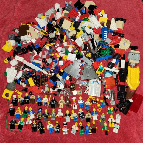 "Vintage LEGO Special Bulk 40+ Minifigure Lot 90s accessories 