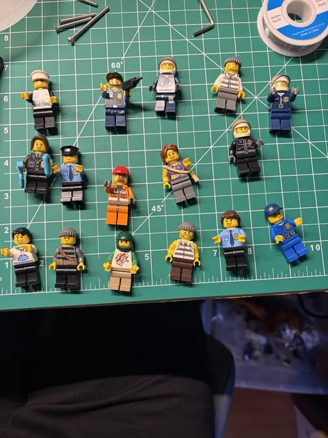 LEGO Minifigures Lot of 16 Assorted Characters w/ Mixed Accessories Plastic
