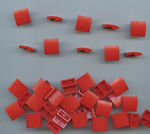LEGO x 40 Red Slope, Curved 2 x 2 x 2/3 15068