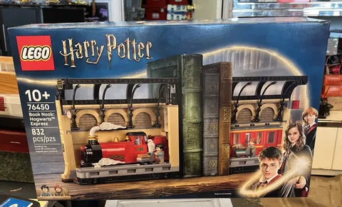 Lego 76450 Harry Potter Book Nook Hogwarts Express  832 PCs